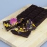 Cioccolato fondente con petali di fiori