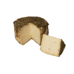 Pecorino bagnolese stagionato al rosmarino